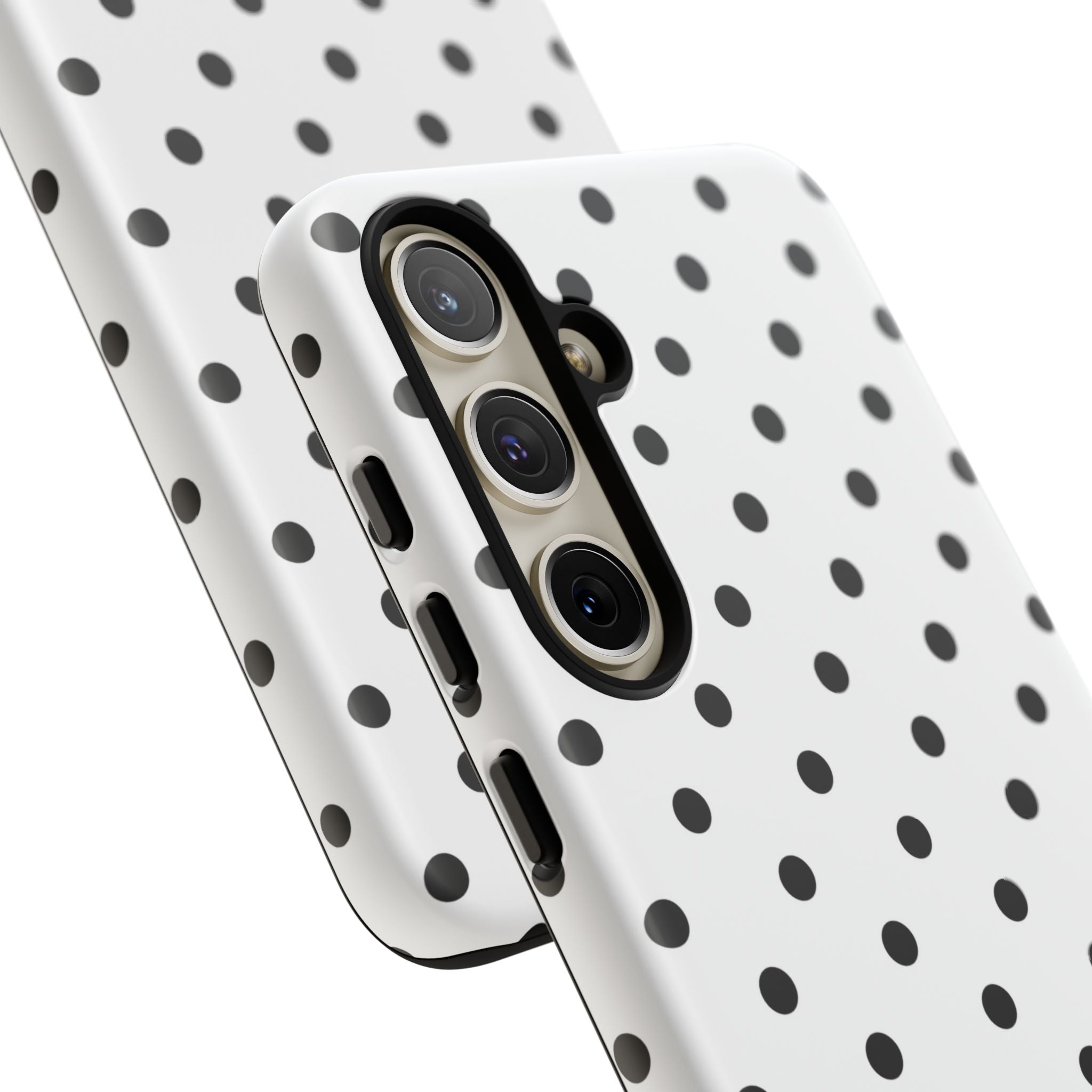 Too Loud for LouLou’s